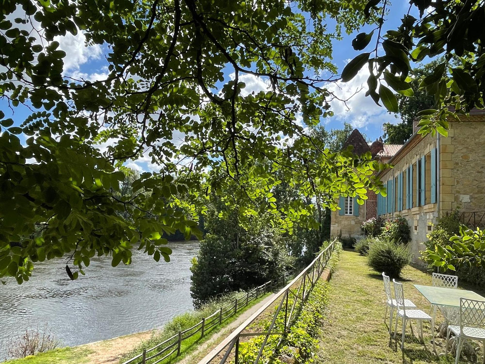 La Rebiere D'Or, B&B Et Gite Mouleydier Exterior photo